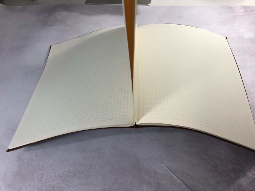 ノート2冊もちの時、カバーを補強する事例・対策後
