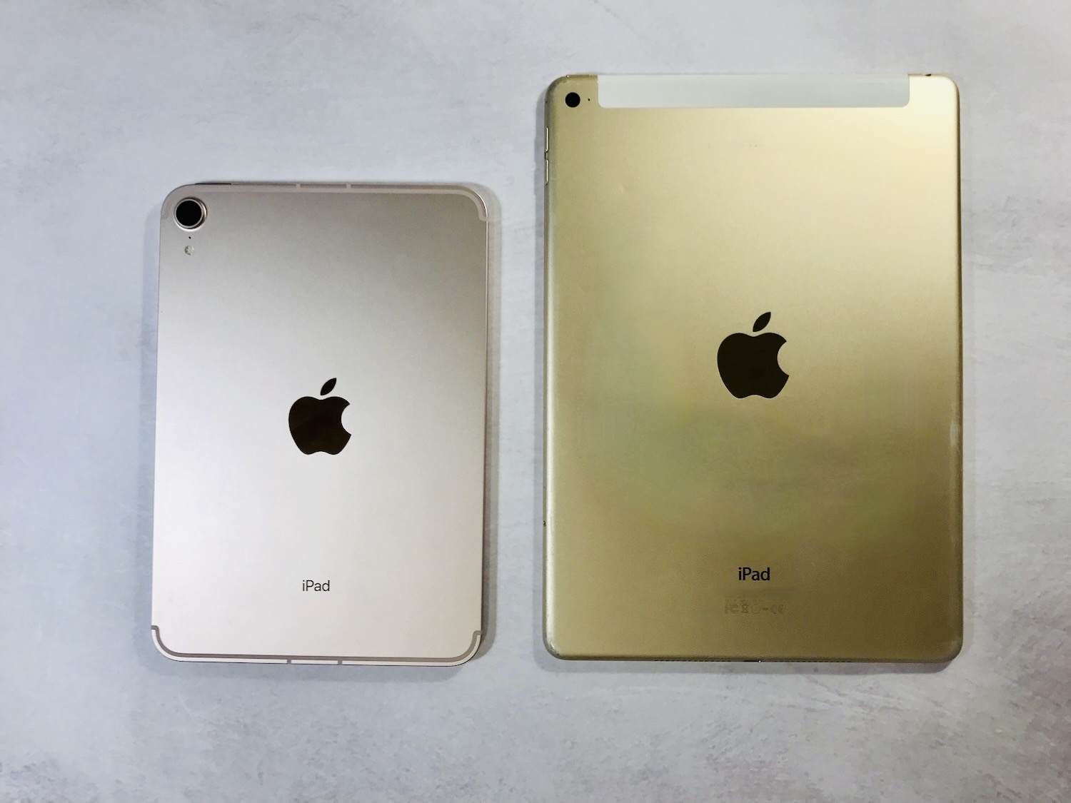 iPad mini-iPad air2大きさと色を比較